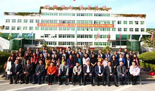 http://www.pzhu.edu.cn/__local/1/73/4E/A5B015974BDD3B263DBF289EE8C_2FAA0453_28207.jpg